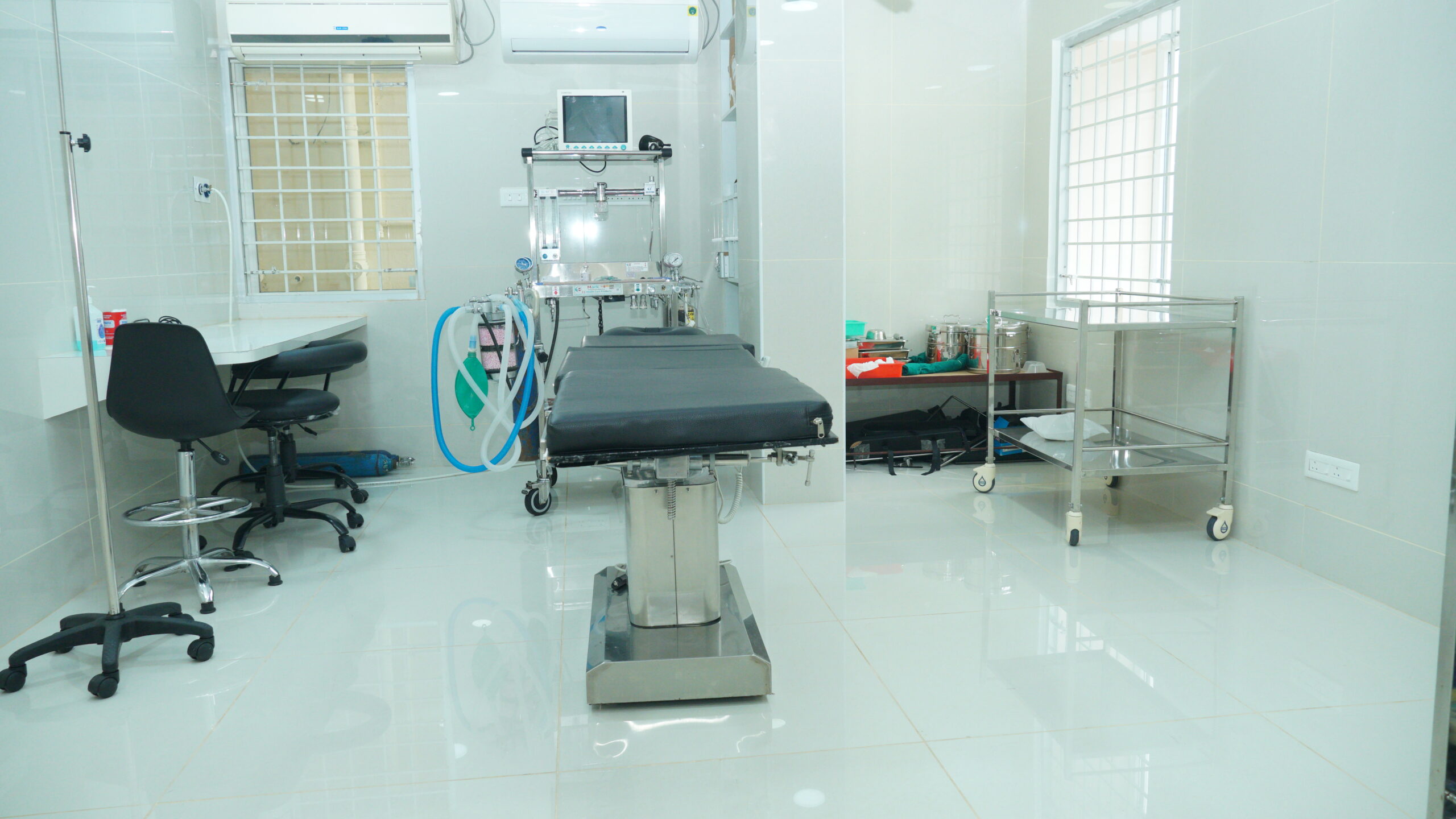 Trichy Arumeen Aesthetic Centere Hair Treatment and Gynecomastia Treatment Operation Theatre View at 1st floor