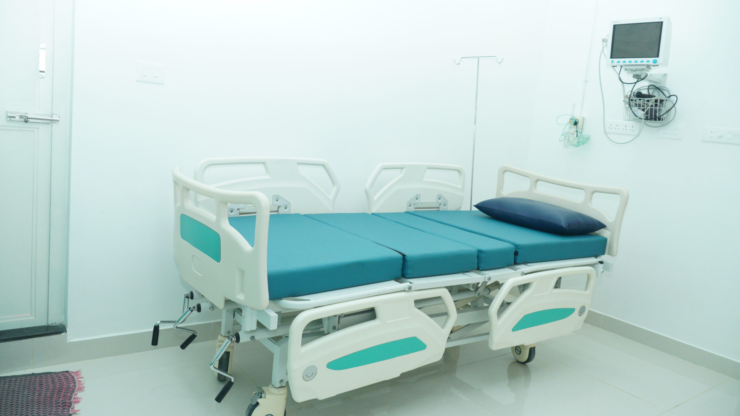 Trichy Arumeen Aesthetic Centere Hair Treatment and Gynecomastia Treatment Procedure Room 3
