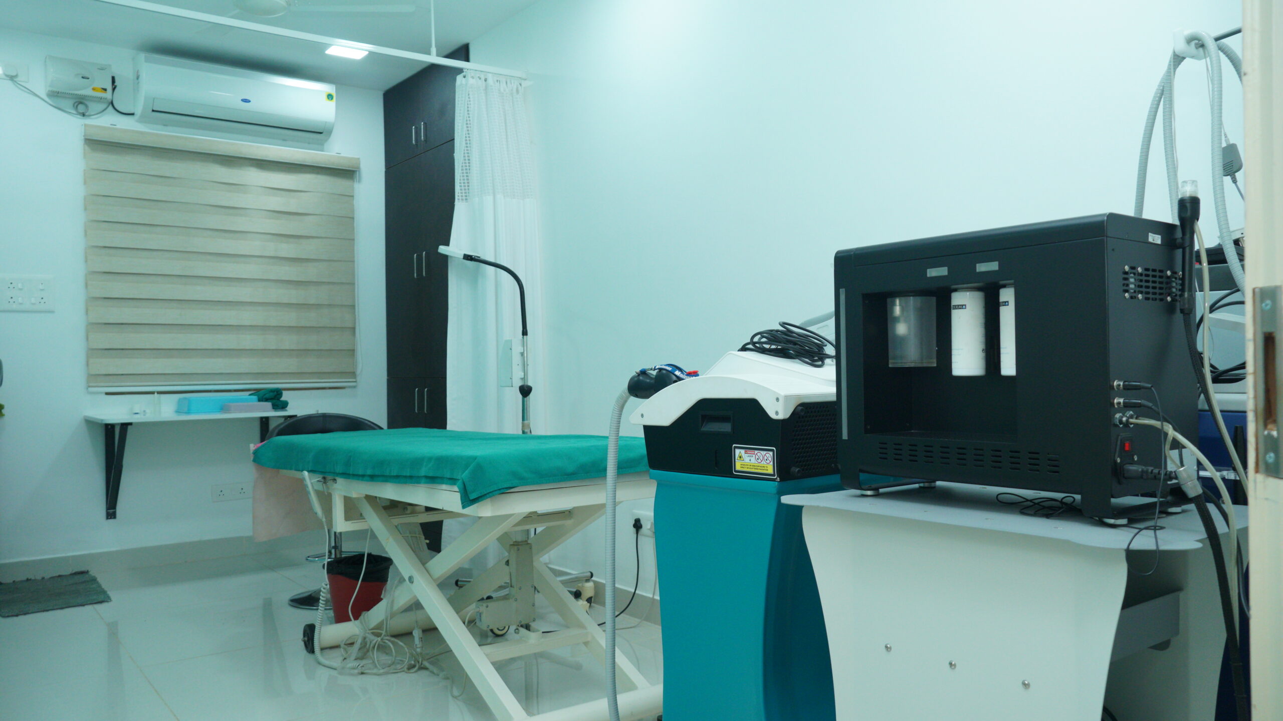 Trichy Arumeen Aesthetic Centere Hair Treatment and Gynecomastia Treatment Procedure Room